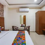 Fabhotel Frolic