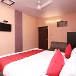Collection O Hotel Paradise Plaza