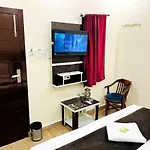 Hotel Raj - Near Railway Station