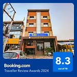 Fabhotel Frolic