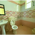 Premium Haridwar Hotel H-E-A-V-E-N - P-A-L-A-C-E Near Temple And Railway Station - Parking- Free Wi-Fi- With Lift - Hygiene & Spacious Room - Best Hotel In Haridwar
