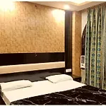 A Premium Hotel - G - P - Near Har Ki Pauri - Moksh Dham - Hygiene & Spacious Room - Restaurant And Jangle Safari - Best Hotel In Haridwar