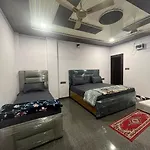 Hotel Sn 24 Homestay