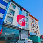 Oyo Flagship 22828 Sector 1A