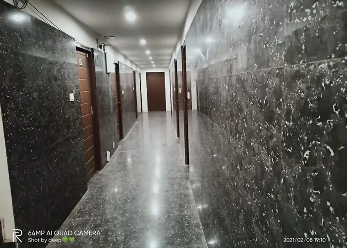 Hotel Shiva - Best Stay