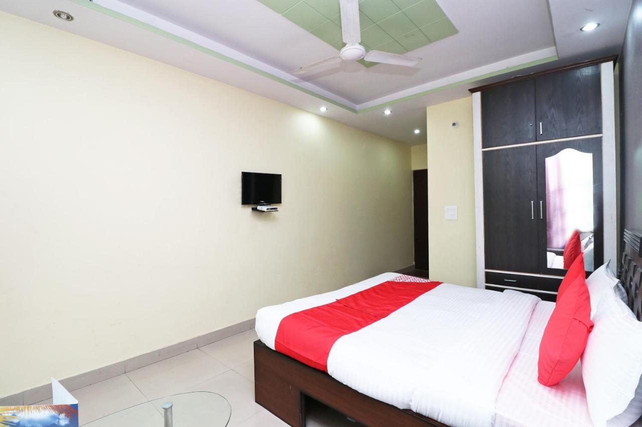 Hotel Oyo 14708 Ashiyana 3*