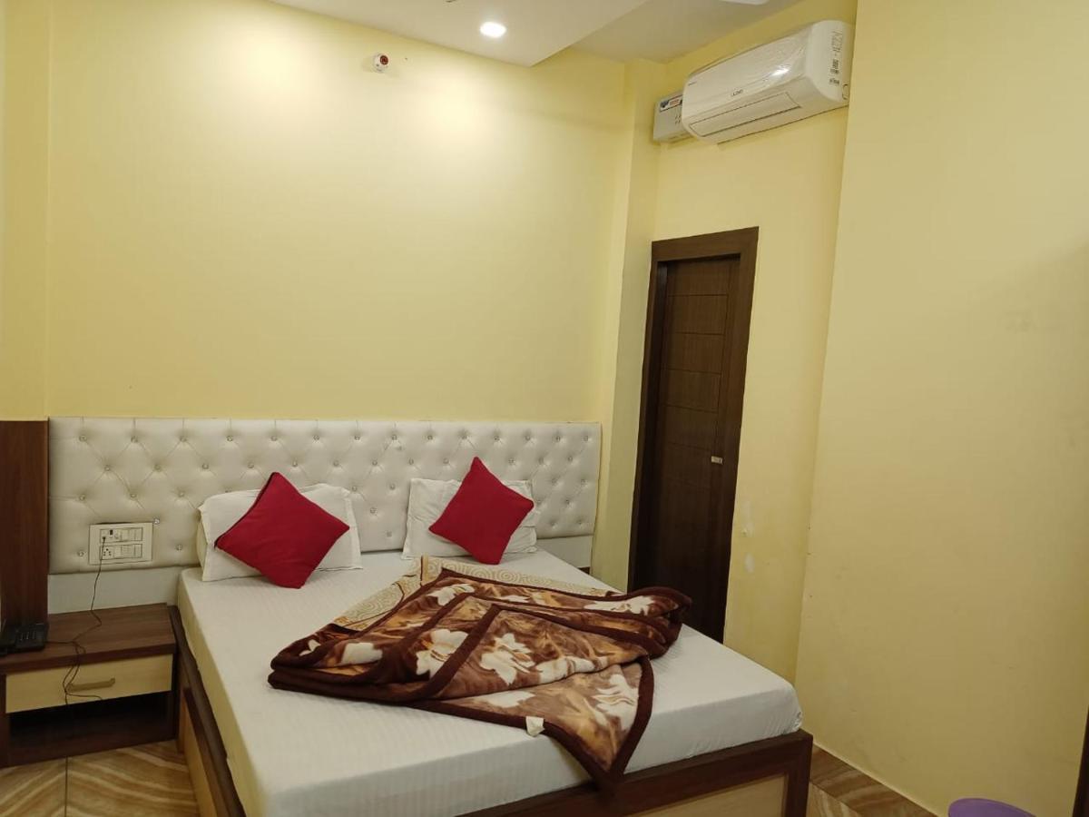 Vinayak Hotel