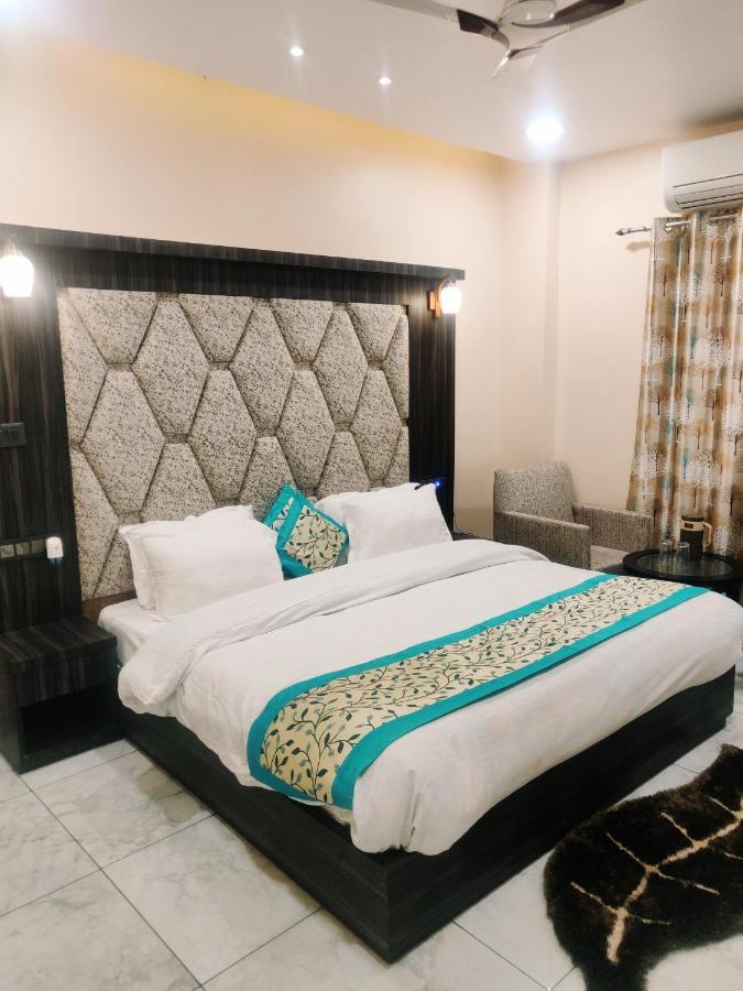 Fabhotel Riverdale 3*