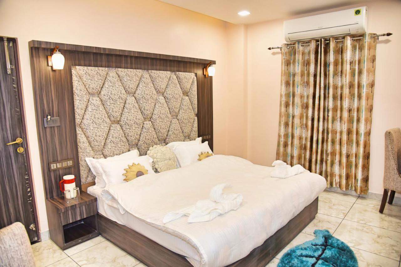 Hotel Fabhotel Riverdale 3*