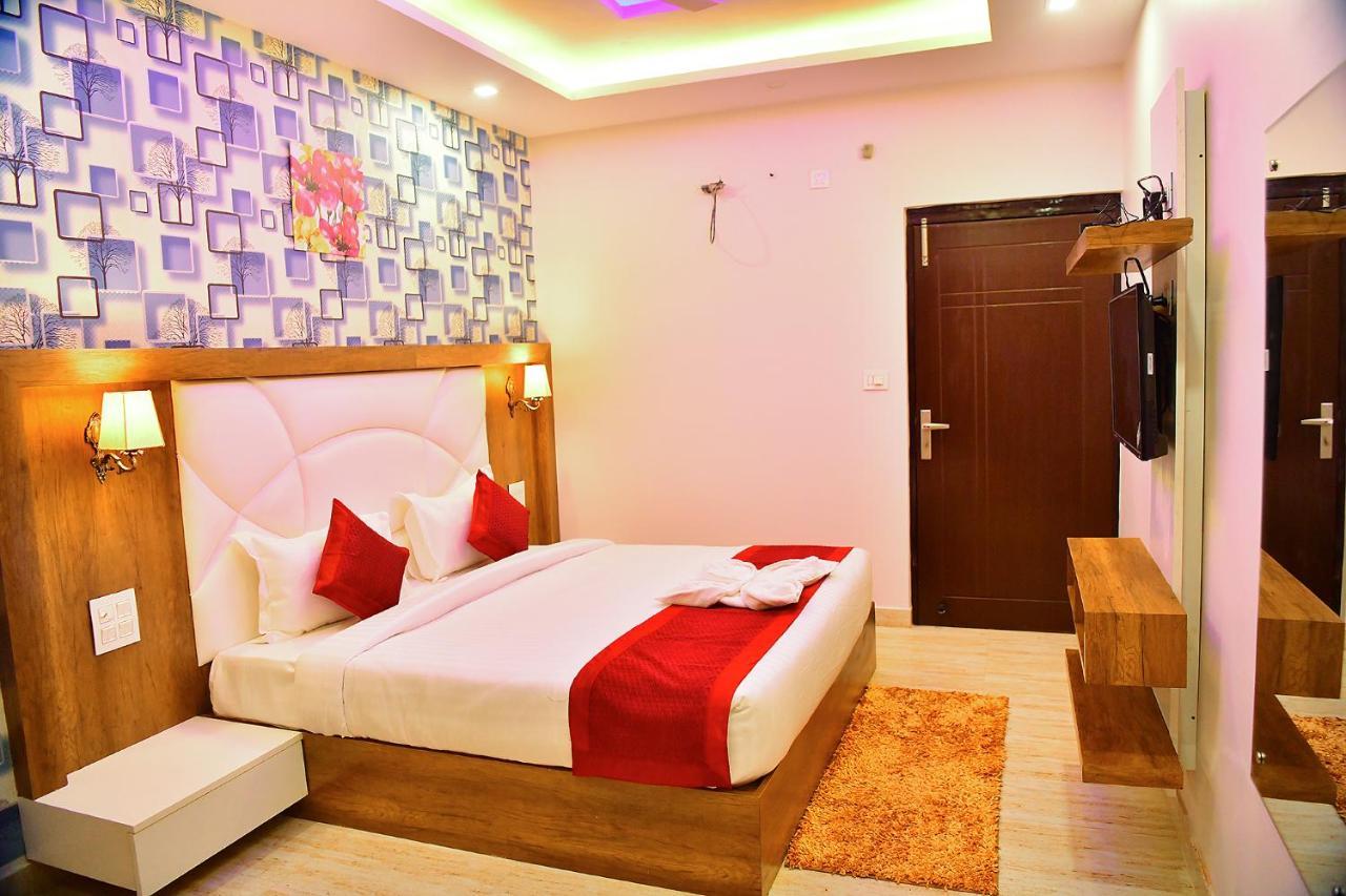 Fabhotel Elgrovia Hotel