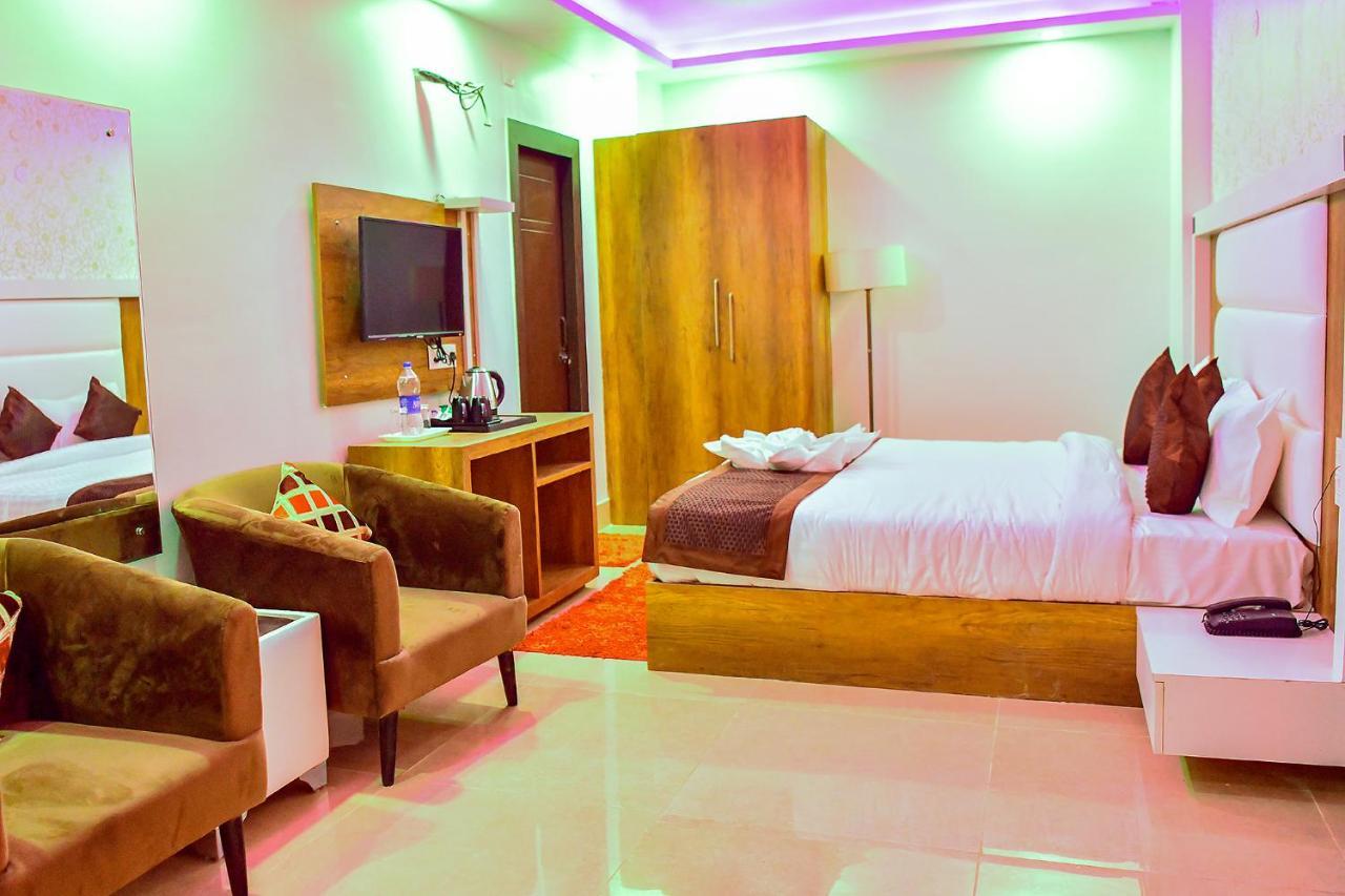 Hotel Fabhotel Elgrovia