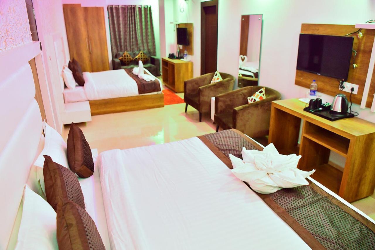 Fabhotel Elgrovia Hotel