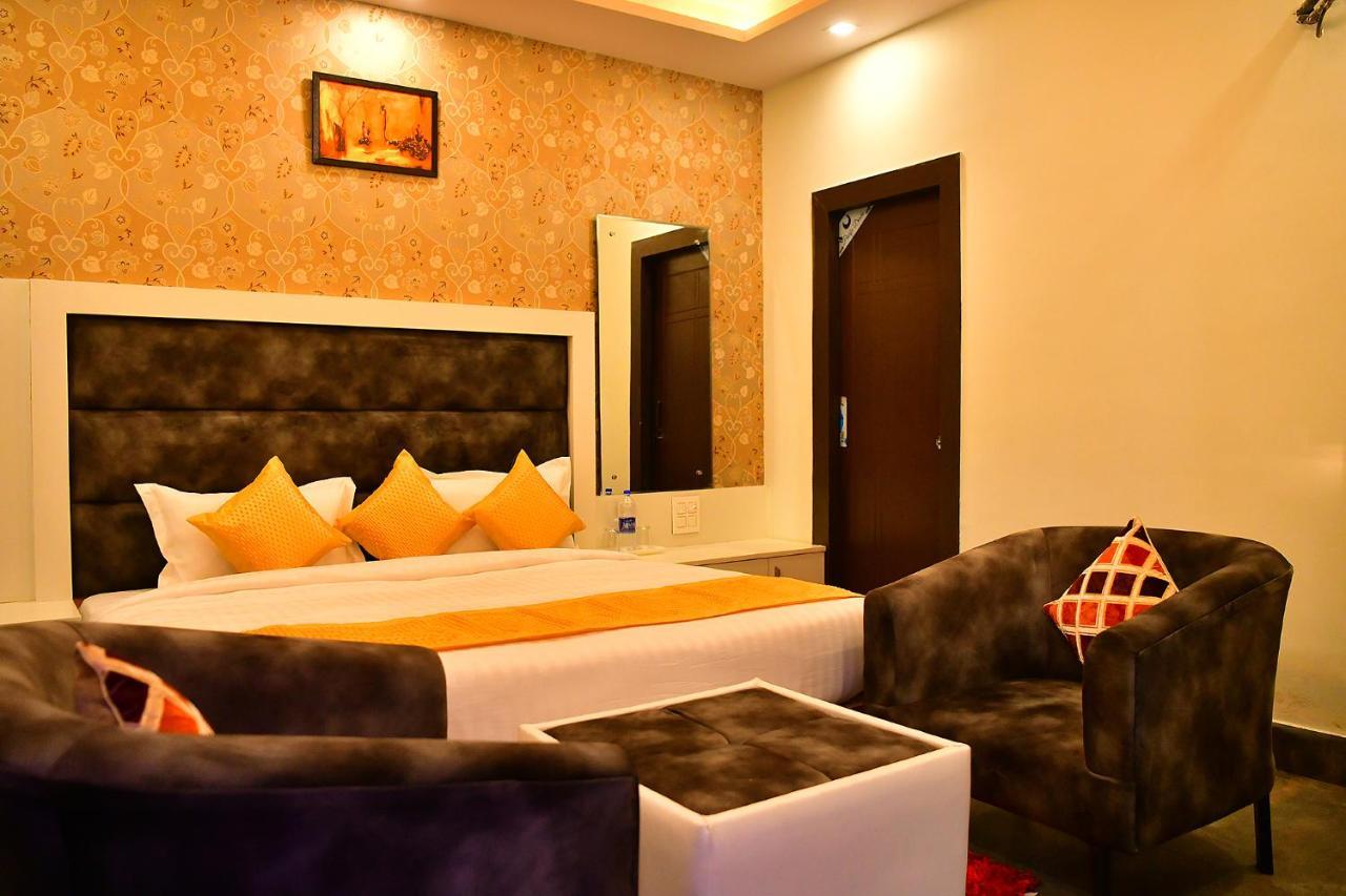 Fabhotel Elgrovia