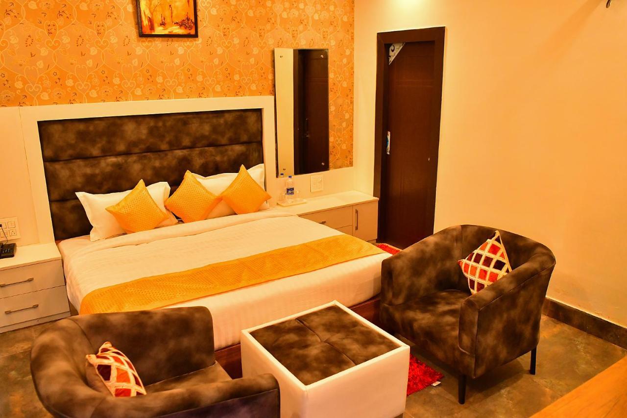 Fabhotel Elgrovia Hotel 3*