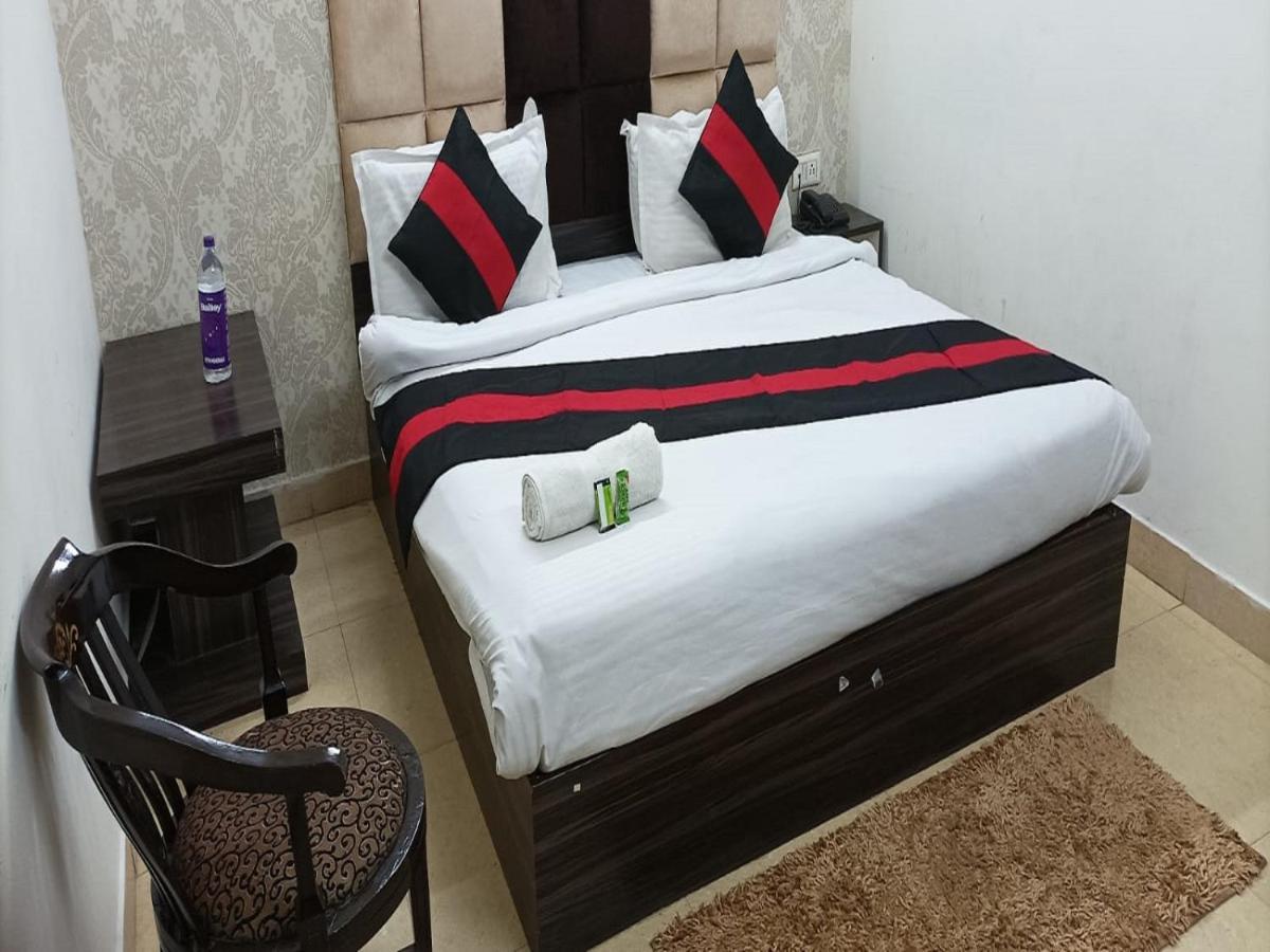 Staygo Near Railway Station Hotel 2*