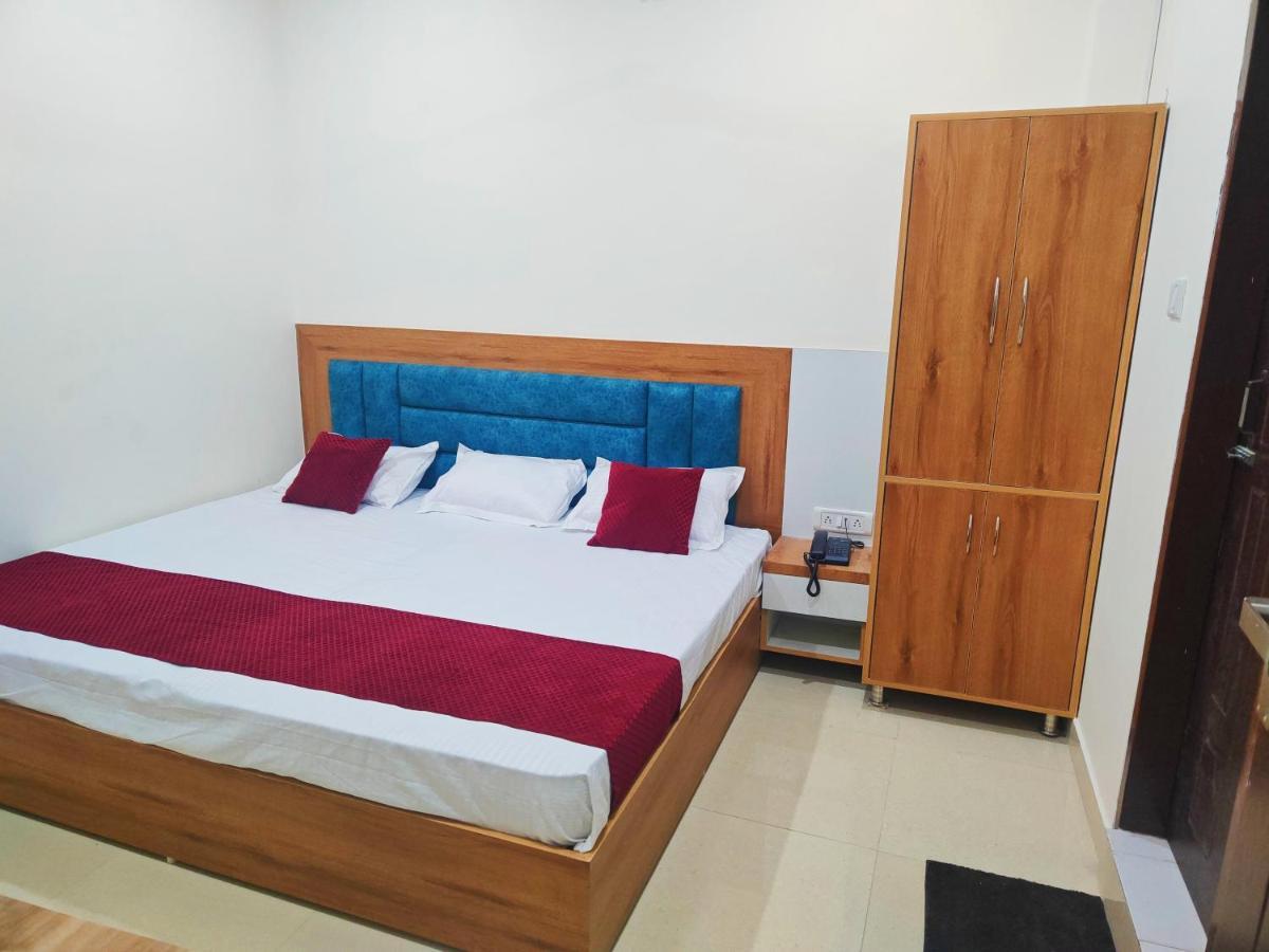 Raj - Near Railway Station 4* Haridwar