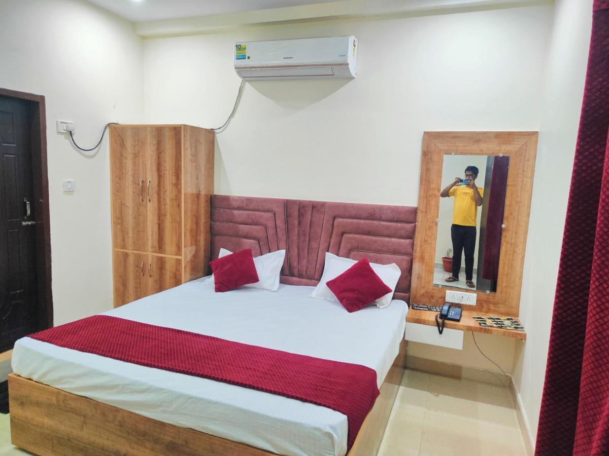 Guest house Raj - Near Railway Station 4*