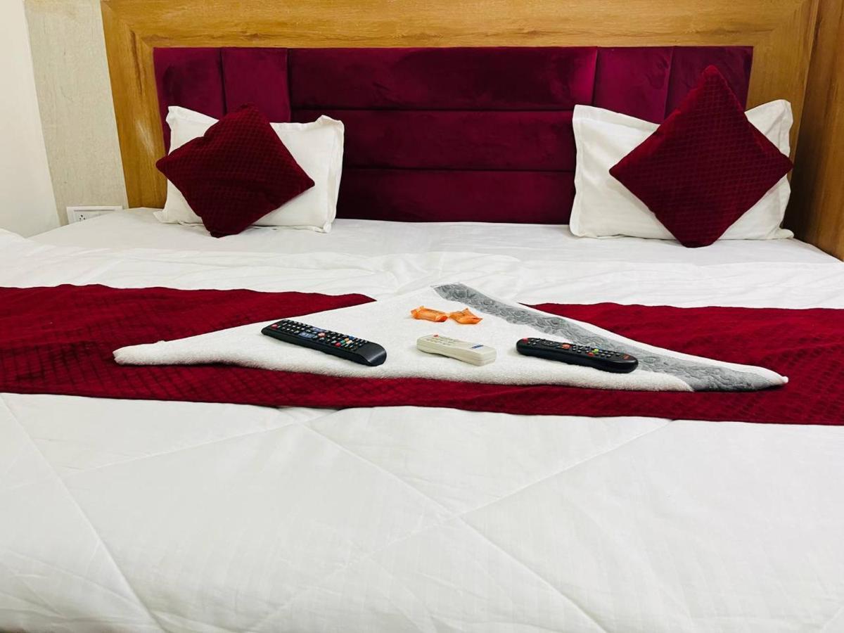Guest house Raj - Near Railway Station 4*