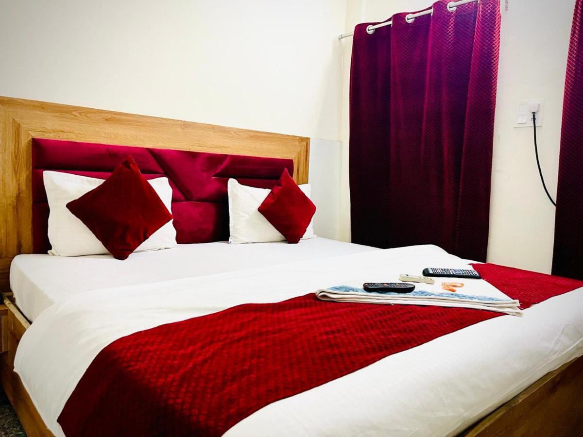 Raj - Near Railway Station Guest house