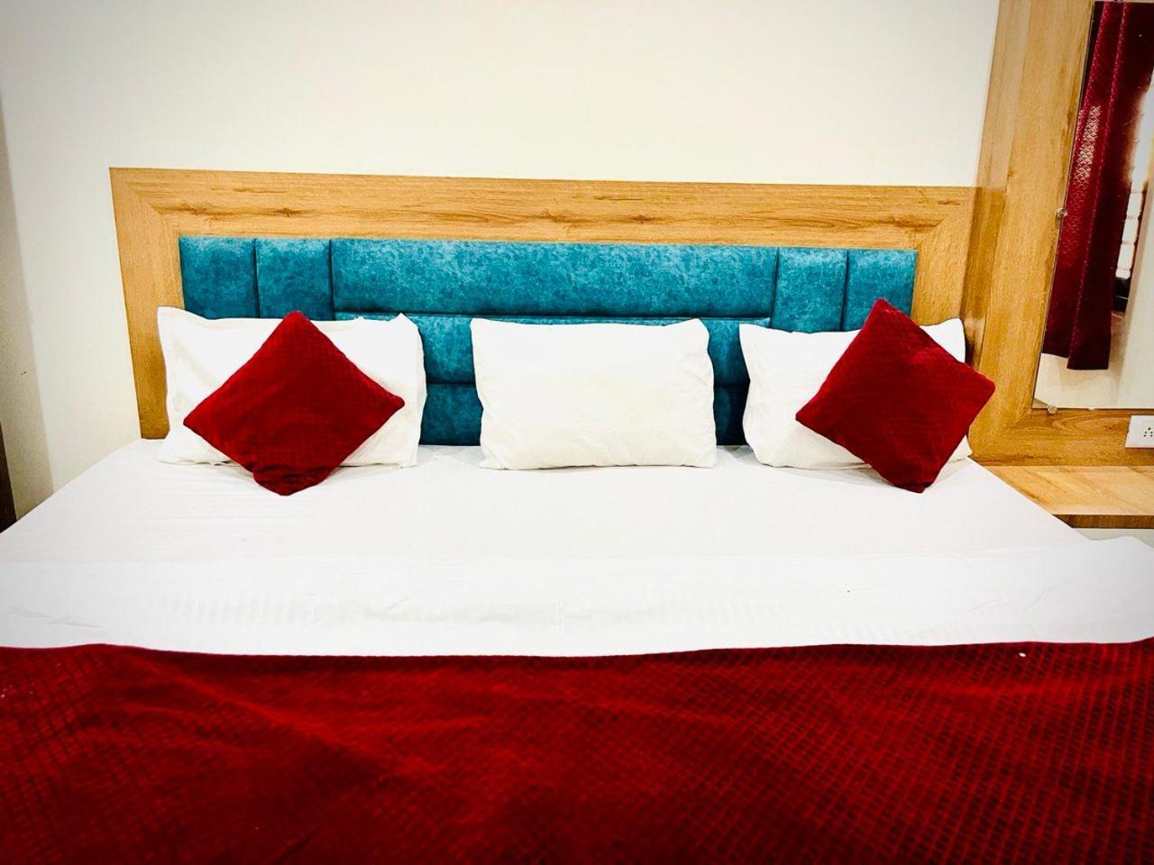 Raj - Near Railway Station 4*