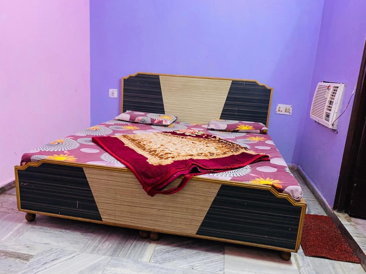 Hotel Hari Ganga - Near By Railway Station *