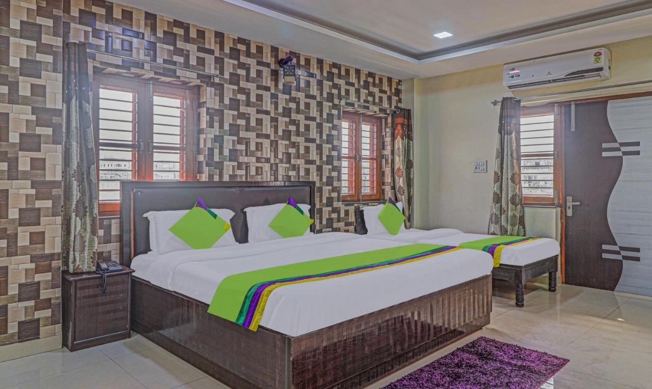 Itsy By Treebo - Vhr Residency Hotel
