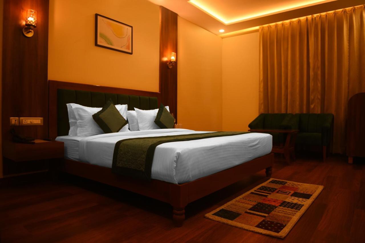 Hotel The Abhyudyam Ganga