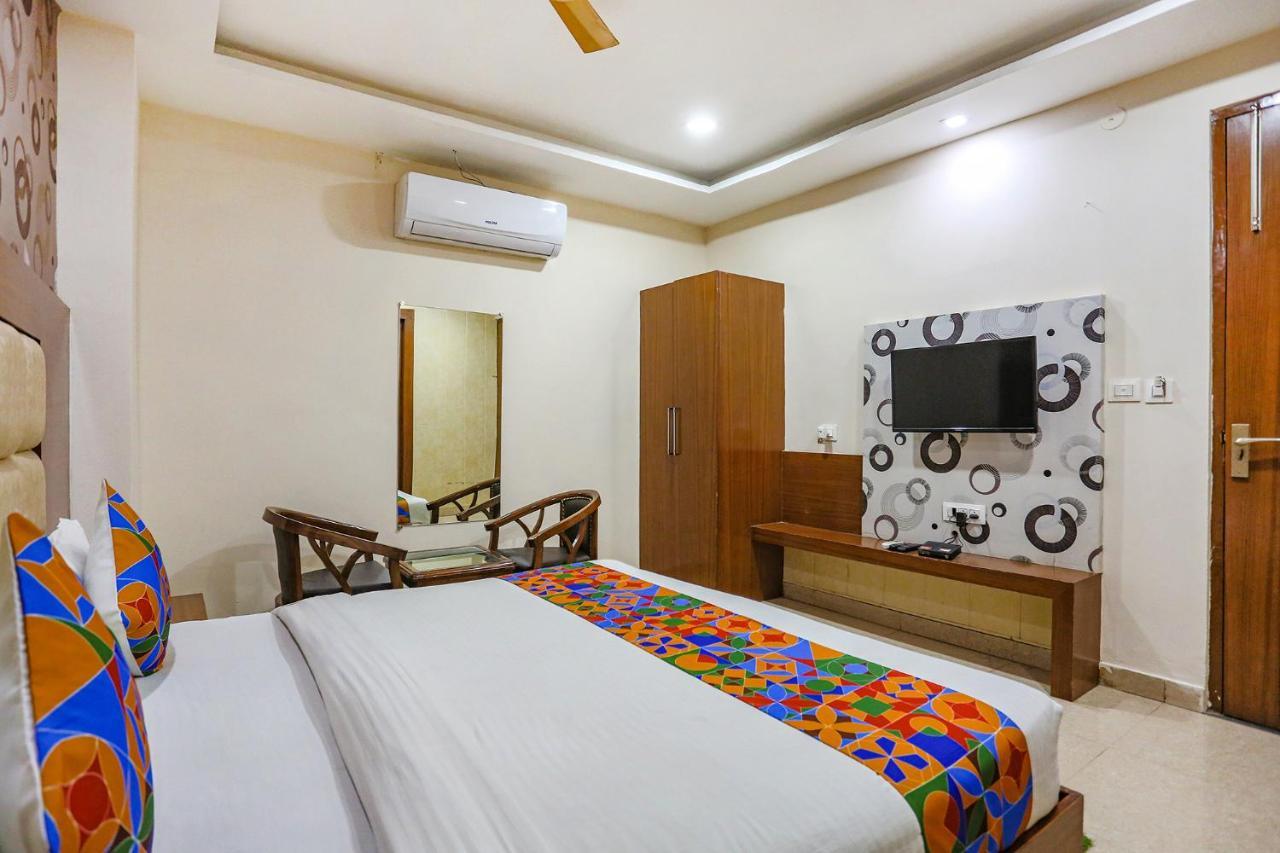 Hotel Fabhotel Frolic 3*