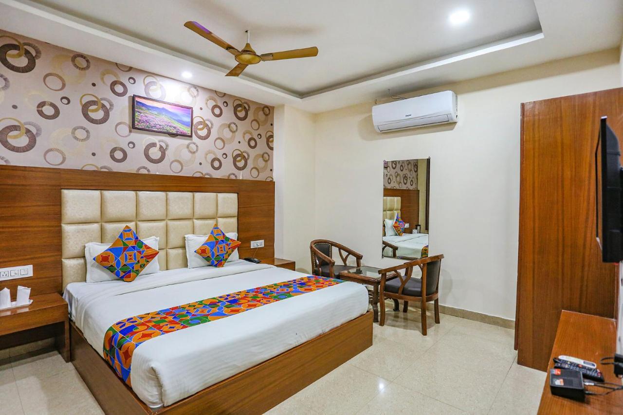 Fabhotel Frolic 3*