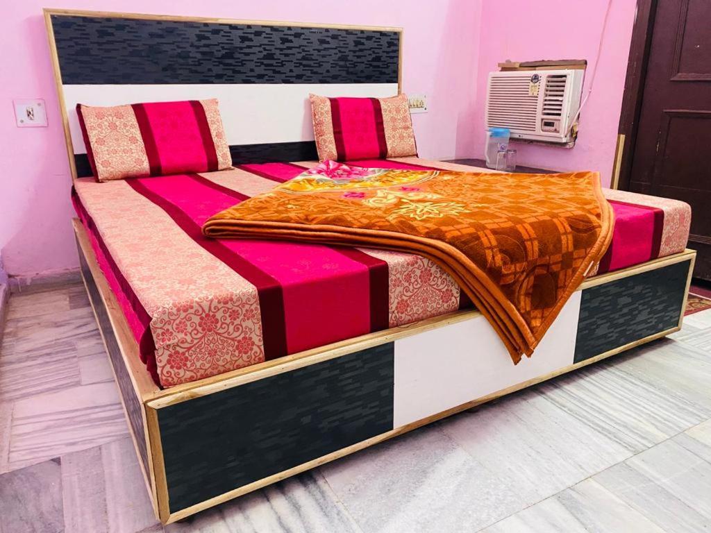 Hotel Hari Ganga - Near By Railway Station