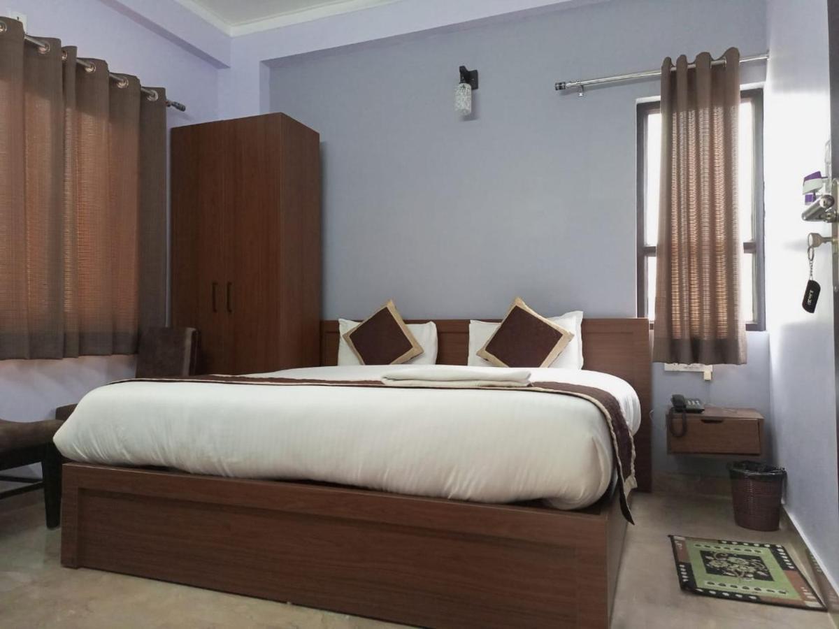 Pinaki Hotel 4*