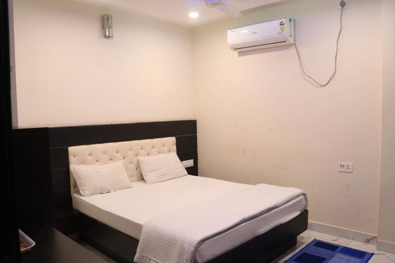 Raghuveer Residency Hotel