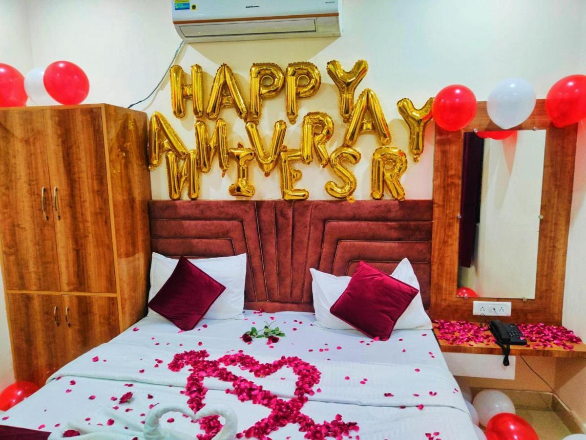 Raj - Near Railway Station Guest house 4*