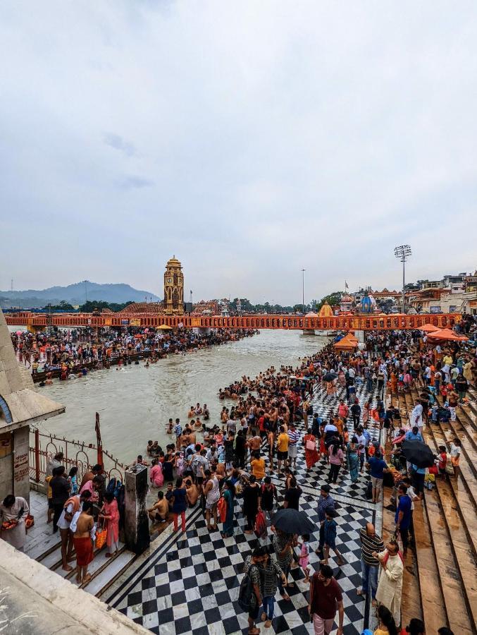 Hari Ganga - Near By Railway Station