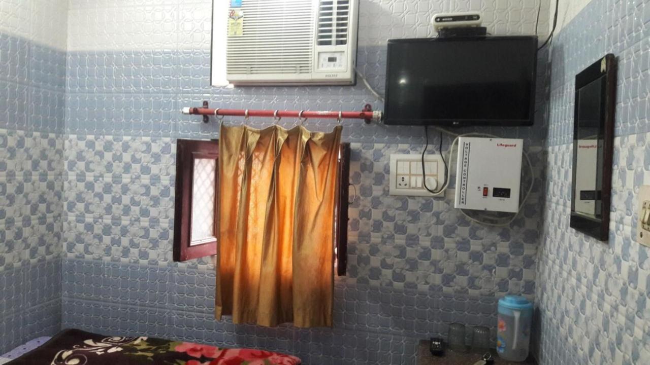 Goroomgo Sai Kripa Opposite Railway Station - Excellent Service Haridwar
