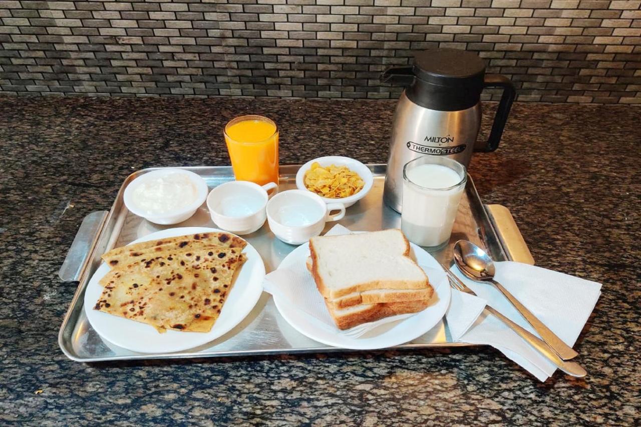 Goroomgo Sai Kripa Opposite Railway Station - Excellent Service 3*