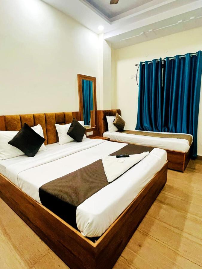 Raj - Near Railway Station Guest house Haridwar