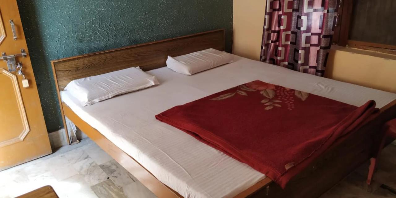 Goroomgo Gayatri Near Railway Station Haridwar
