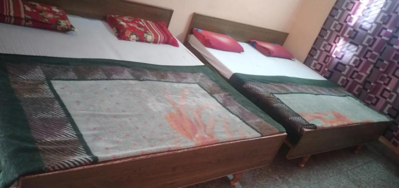 Goroomgo Gayatri Near Railway Station