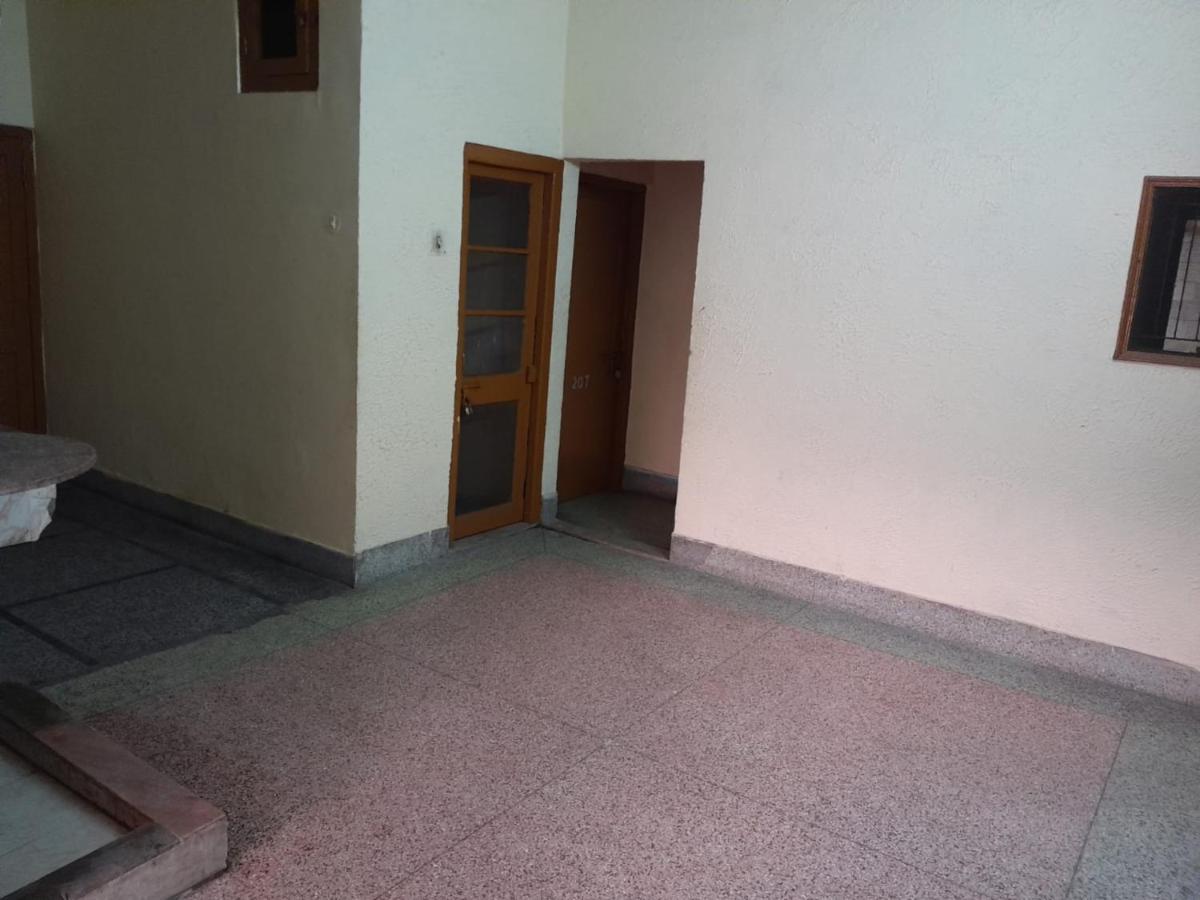 Hotel Goroomgo Gayatri Near Railway Station 2*