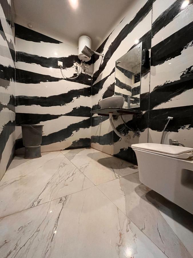 Ndbl Hotel *