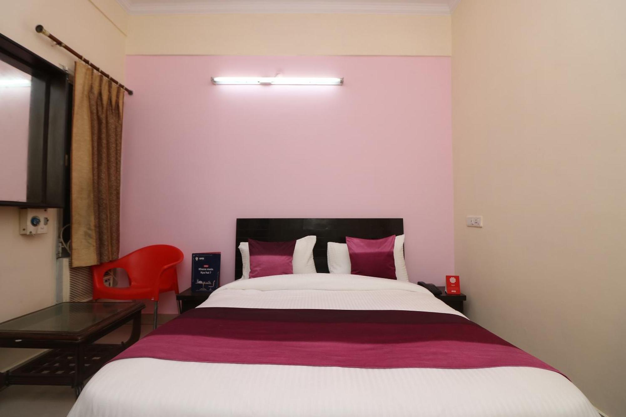 Hotel Oyo Blue Empire 3*