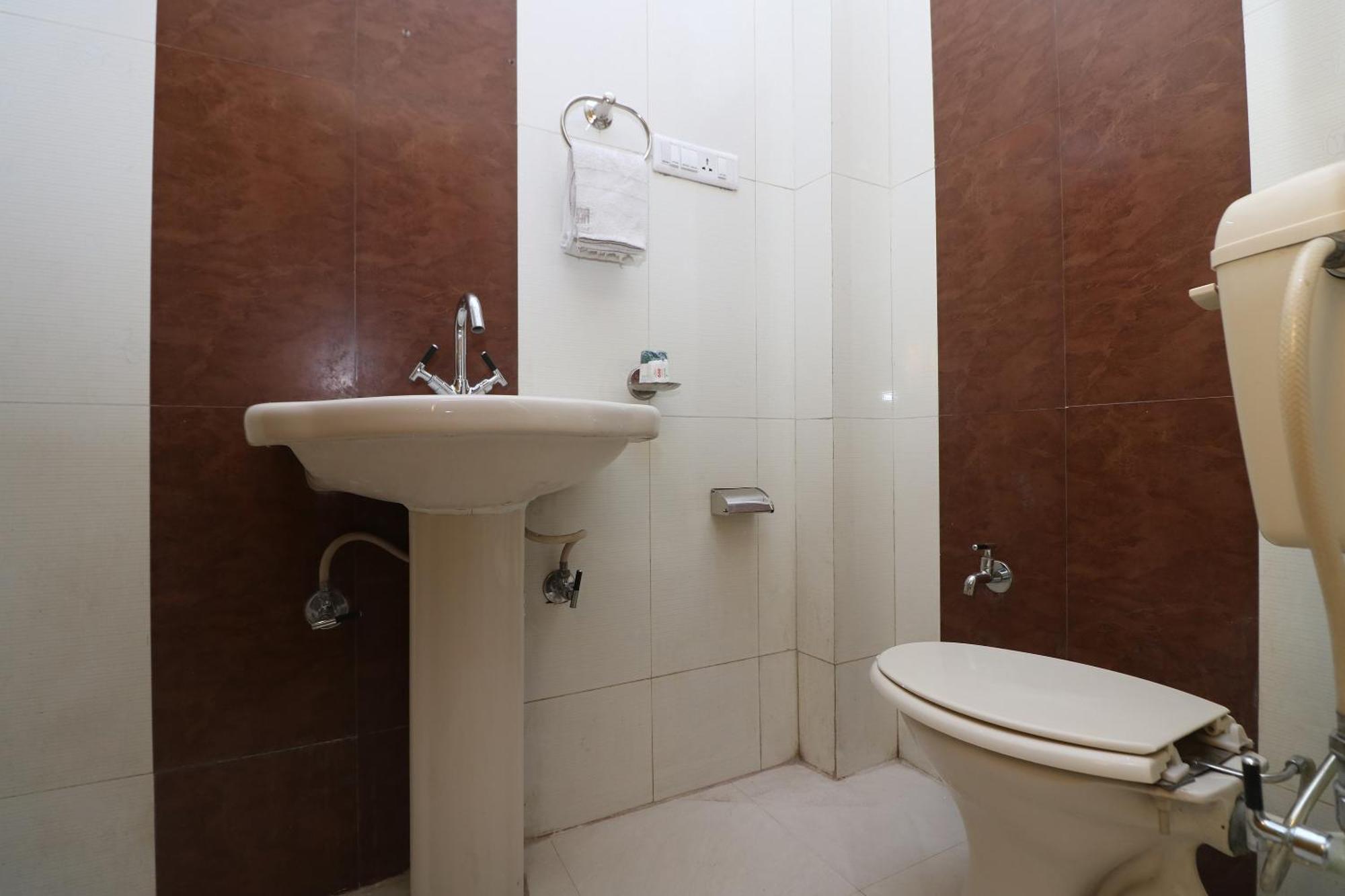 Hotel Oyo Blue Empire 3*