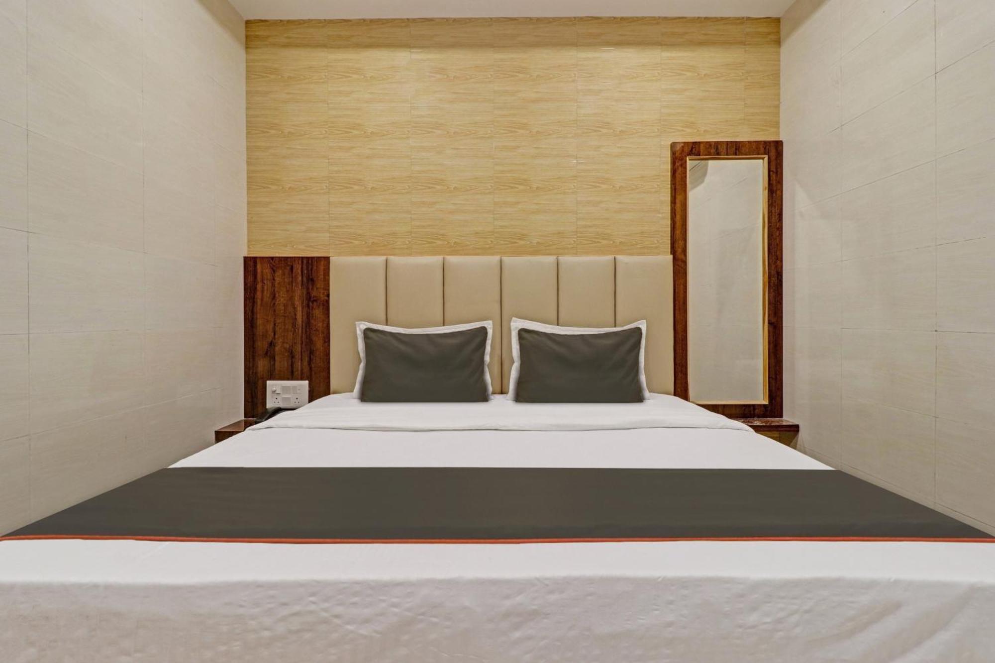 Collection O Trimurti Hotel 3*