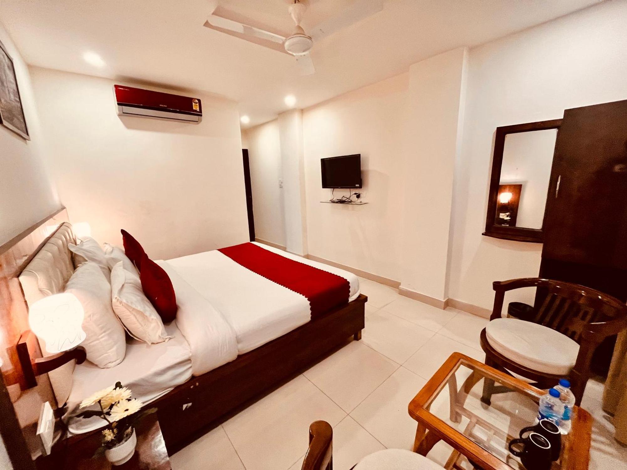 Hotel The Pacific Grand 4*