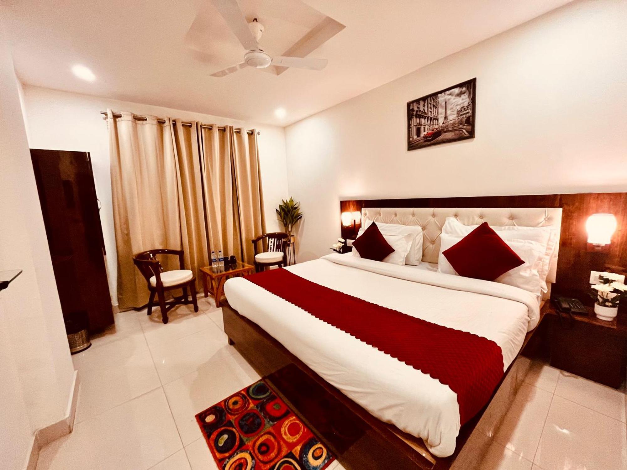 Hotel The Pacific Grand 4*