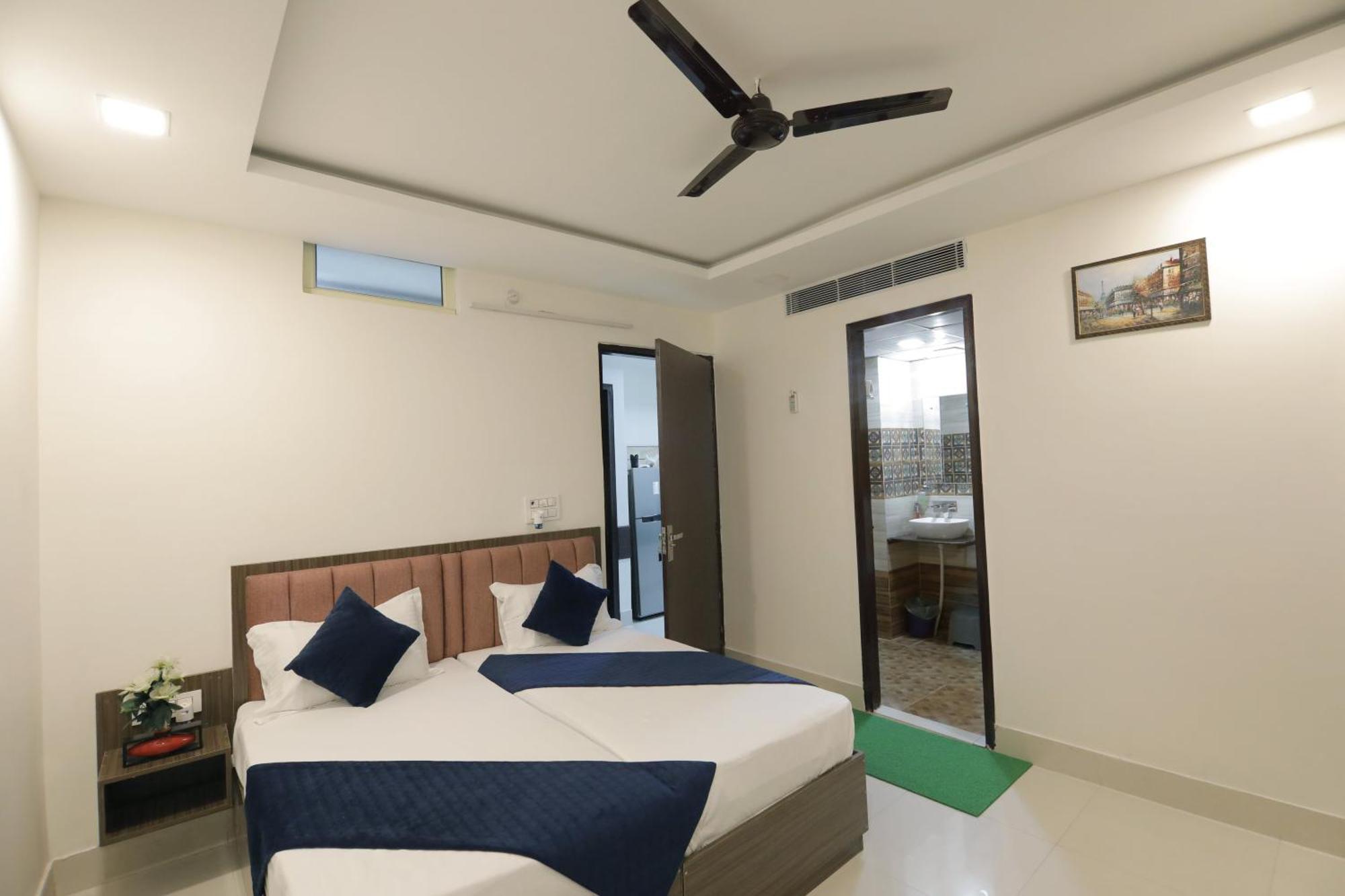 Hotel The Heights 3*