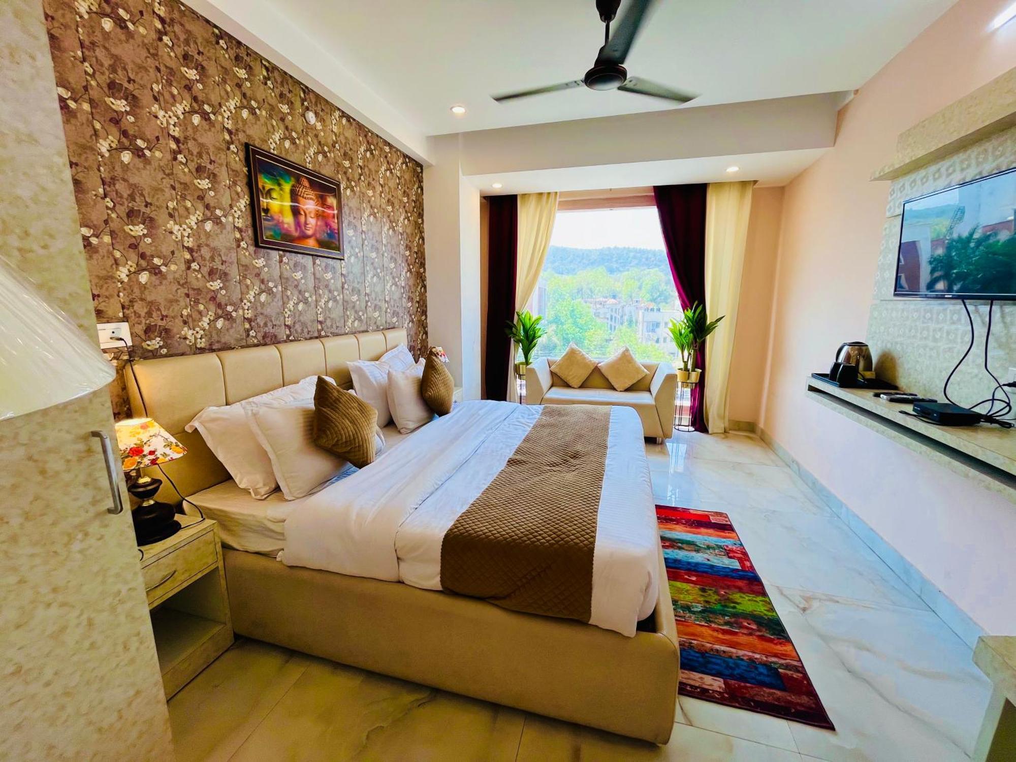 Sitara & - A Lavish & Luxury