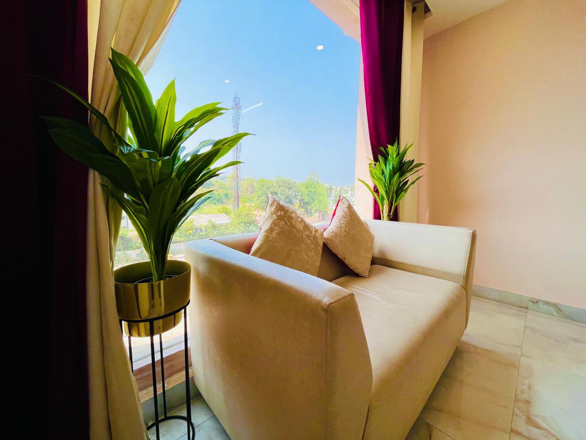 Sitara & - A Lavish & Luxury Hotel