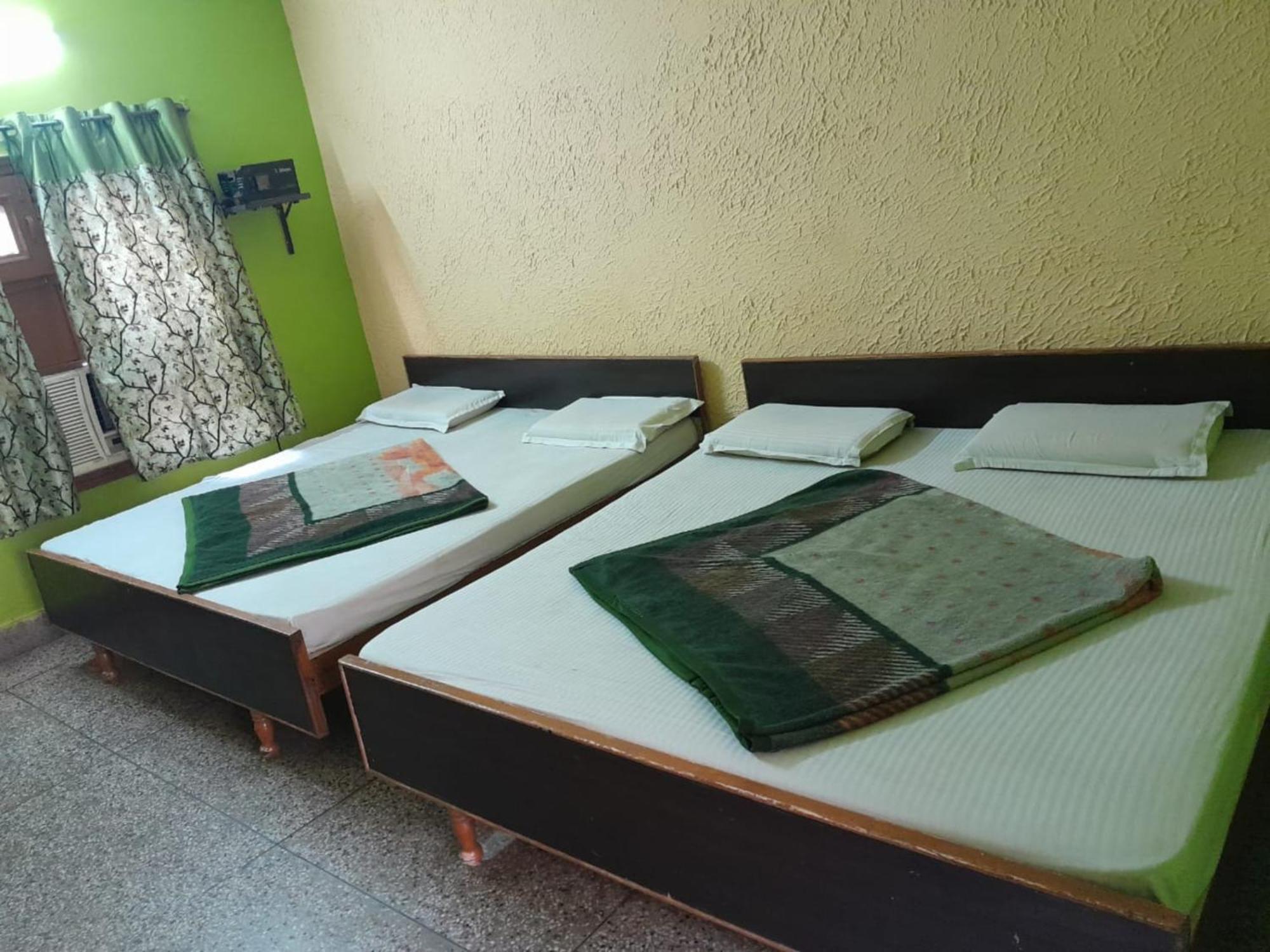 Hotel Goroomgo Gayatri Near Railway Station Haridwar